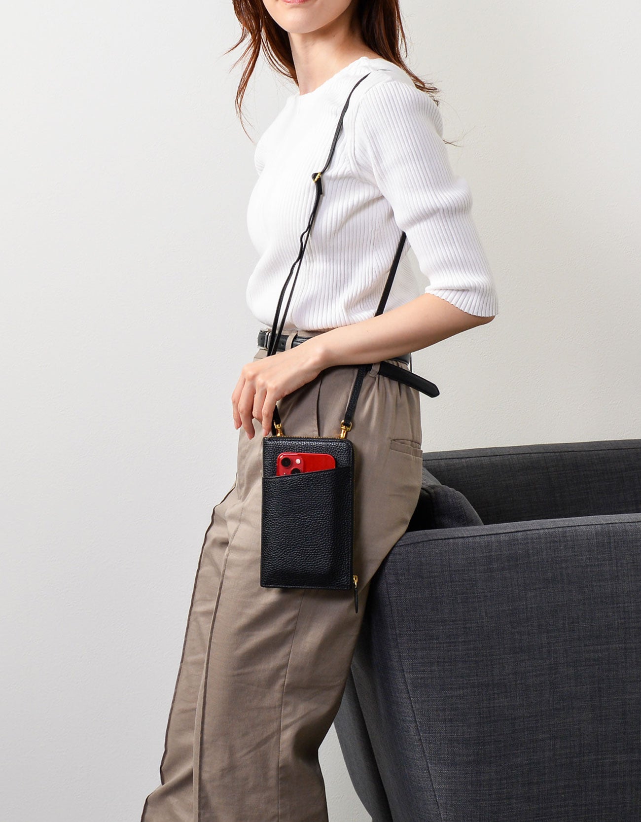 【表示価格から10％オフ！】スマホポーチ / お財布ショルダー 本革